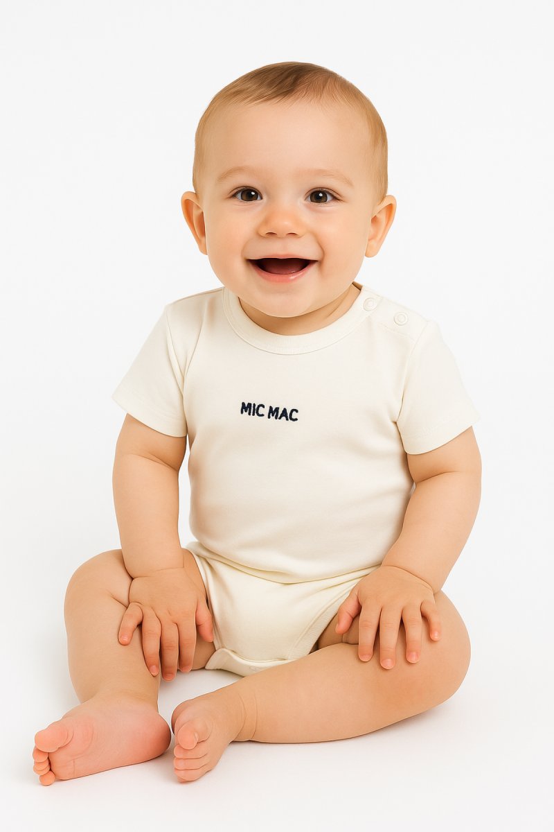 Body Manga Corta  Liso con Broches en el Cuello