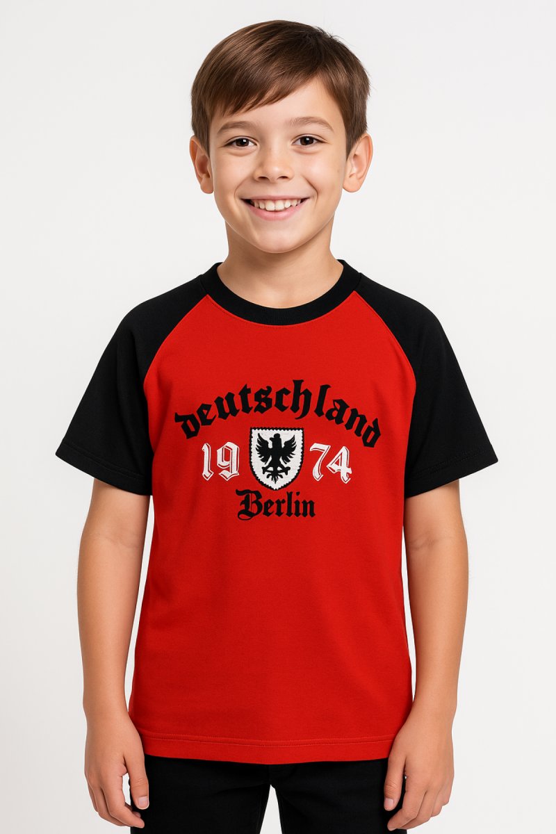 Remera Manga Corta Estampado Escudo con Terciopelo