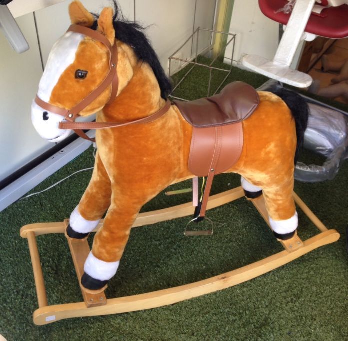 caballito mecedor de peluche