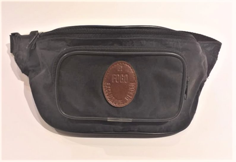 Riñonera - Bolsillo Frontal Con Detalle En Cuero