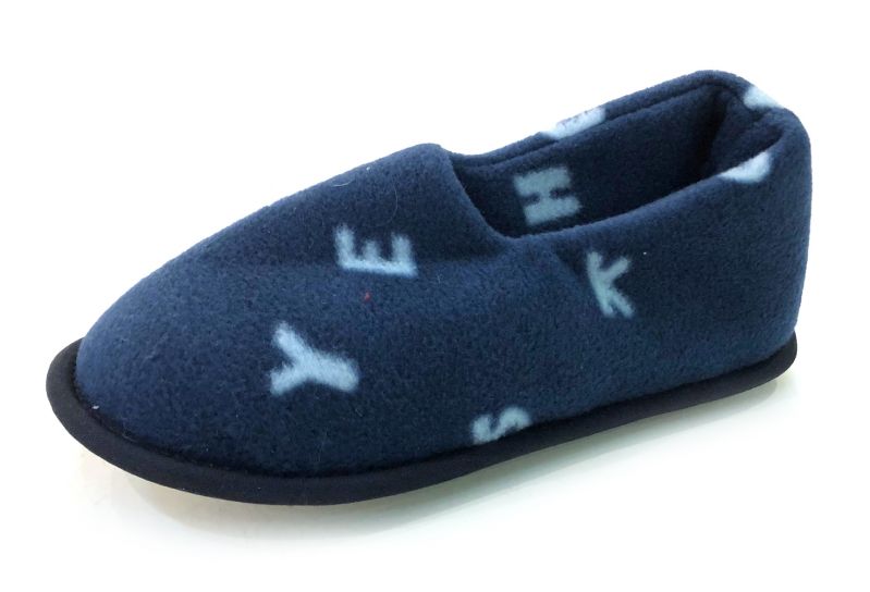 Pantufla Polar Con Base Estampado Letras