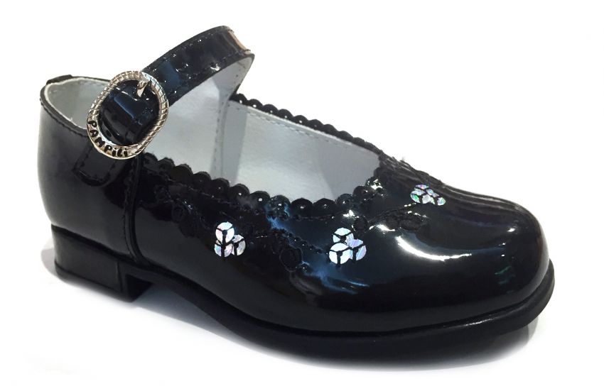 Guillermina De Charol Bordada Con Brillos