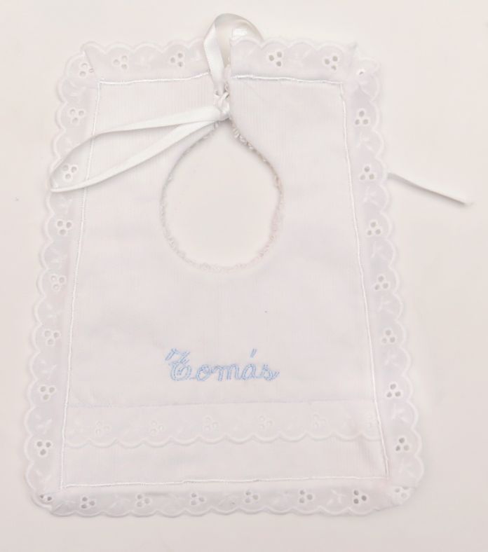 Babero Chico Pique Y Toalla Con Broderie - Tiene El Nombre - Ajuste Tiras
