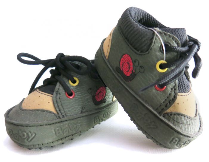 Botita Cuerina Combinada con base antideslizante