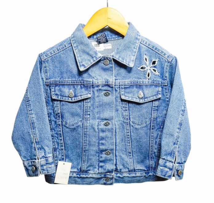 Campera Jean Con detalle Flor Calada