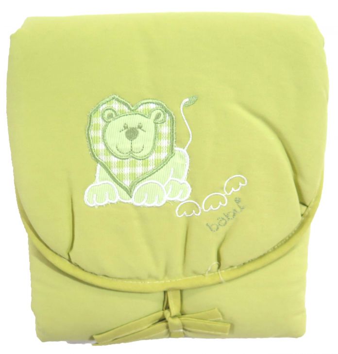 Cambiador de gabardina liso con bordado