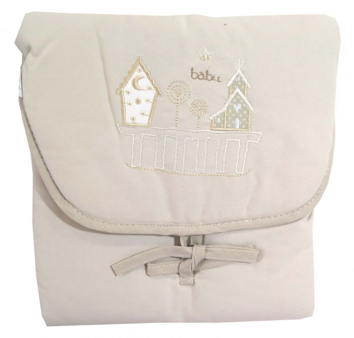 Cambiador de gabardina liso con bordado