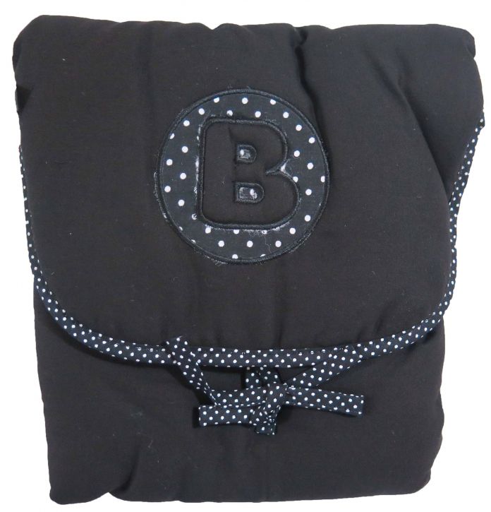 Cambiador de gabardina liso con bordado