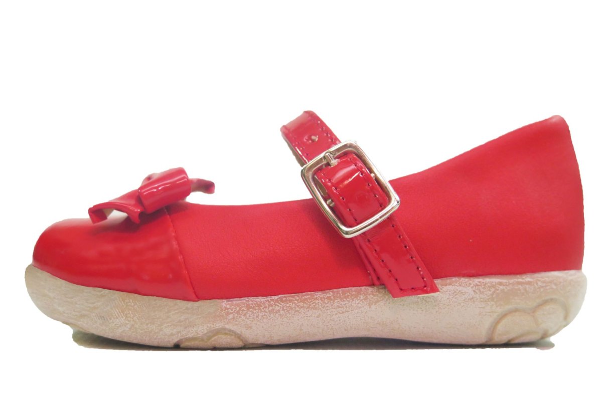 Guillermina cuero con hebilla y puntera charol con moño