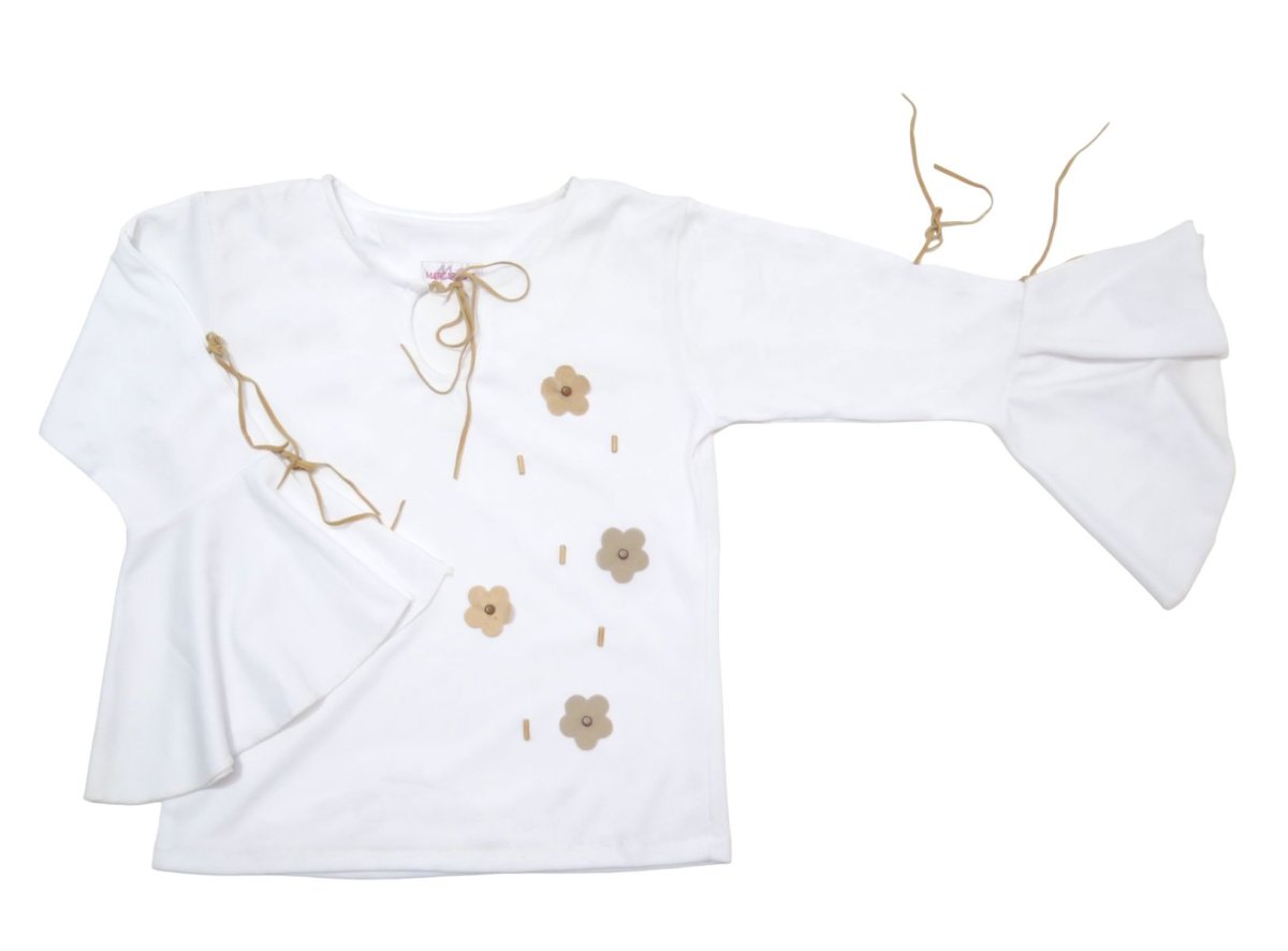 Remera chuchi c/aplique de canutillo y flor en gamuza. Yersey