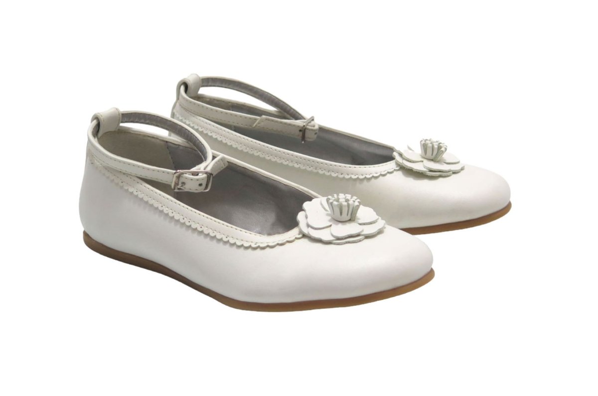 BALERINA CON Flor y pulsera