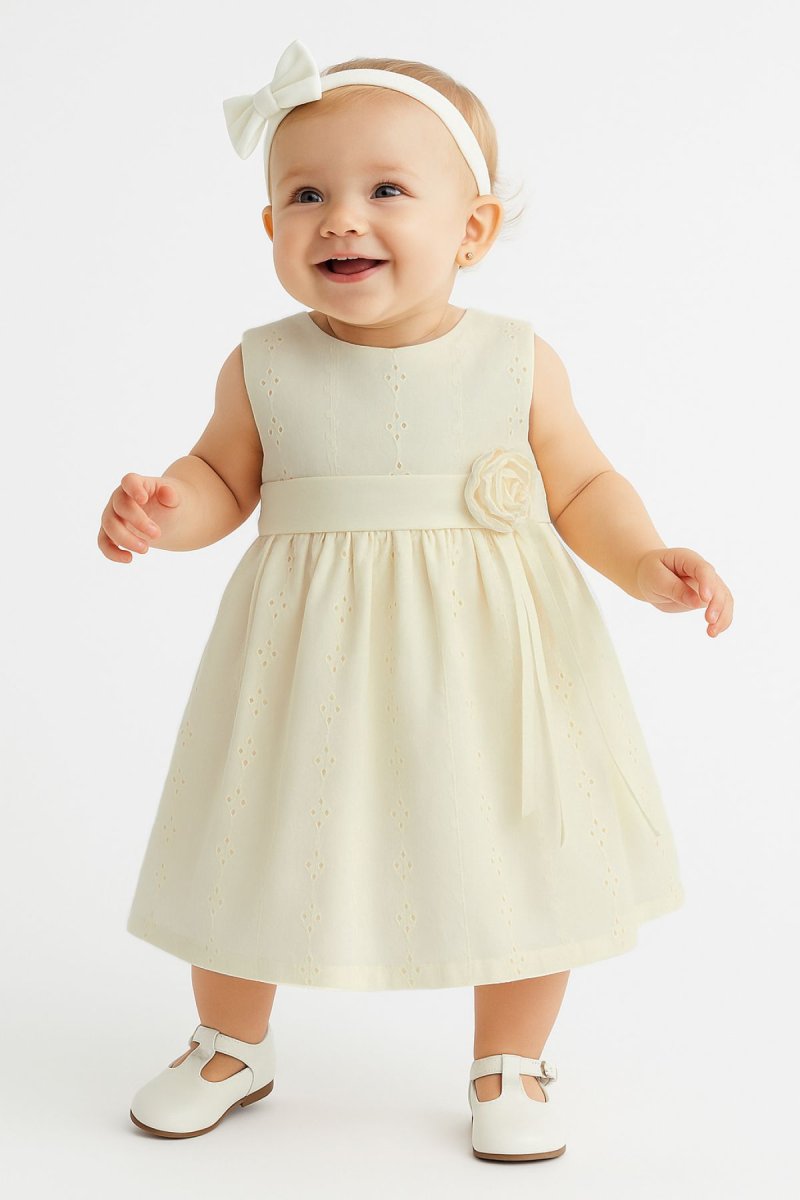 Vestido Broderie con cinta de razo flor