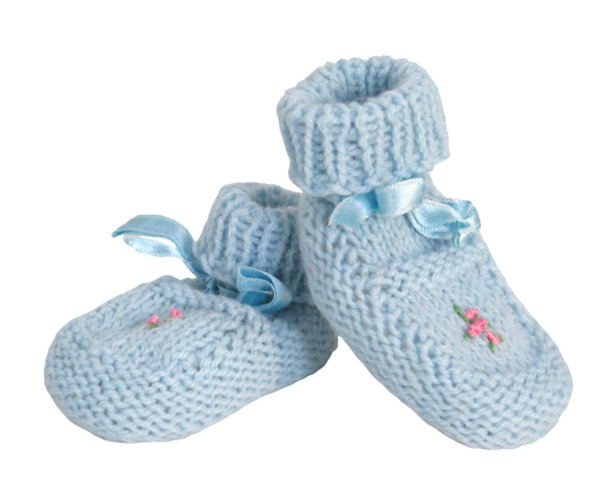 Escarpines Tejido a Mano con Flor Bordada al Frente