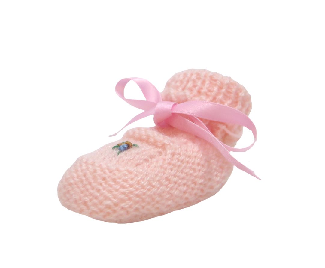 Escarpines Tejido a Mano con Flor Bordada al Frente