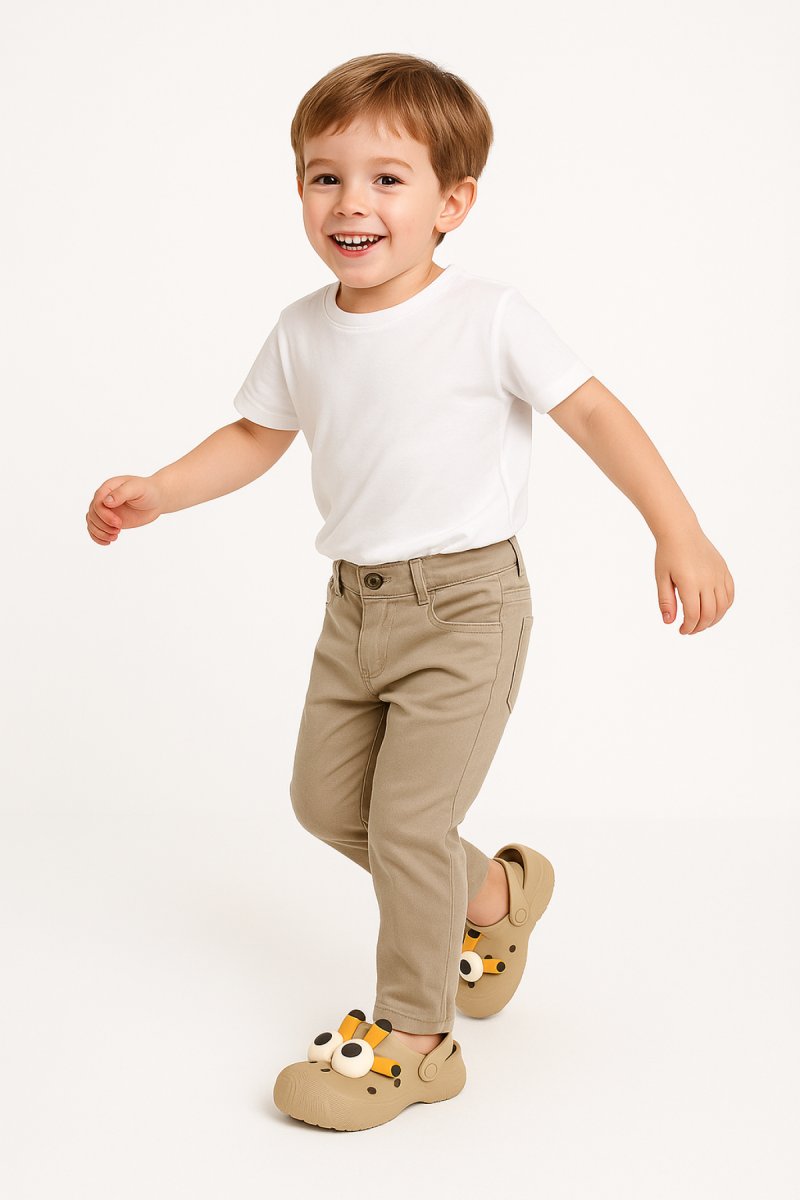 Crocs Sandalia Playera Con Pin Jirafa