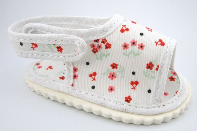 Sandalia floreada velcro con base