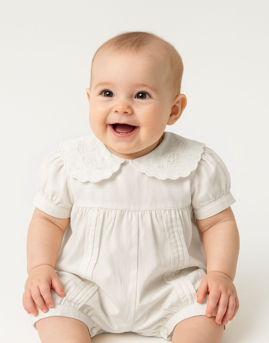 Enterito Babucha batista con alforza y cuello bordado