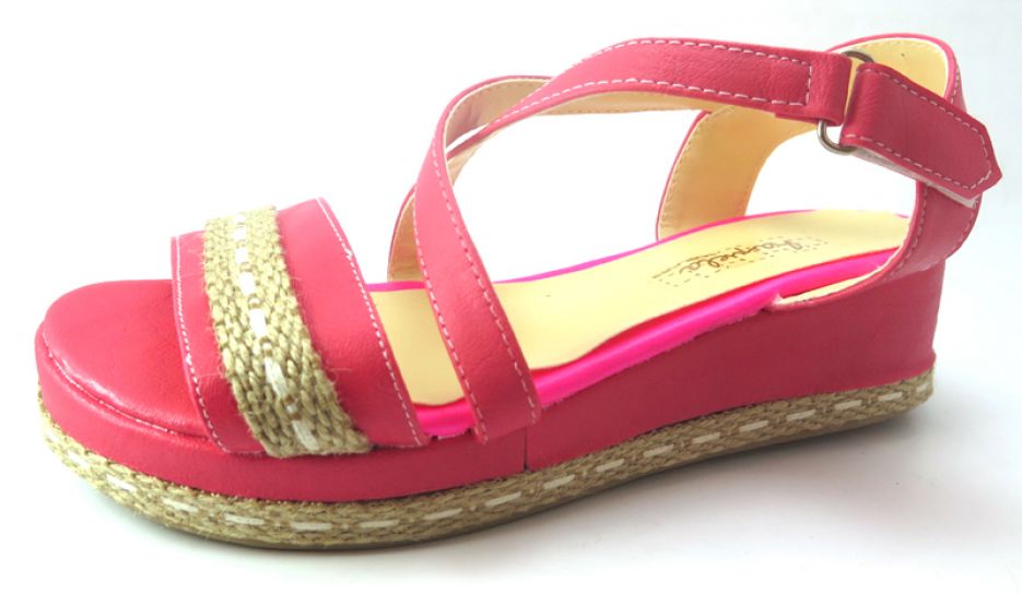 Sandalia con Plataforma y Tiras Cruzadas