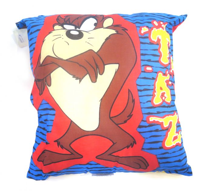 Almohadon cuadrado estampado de ambos lados una cara el demonio de tazmania y el otro bugs bunny