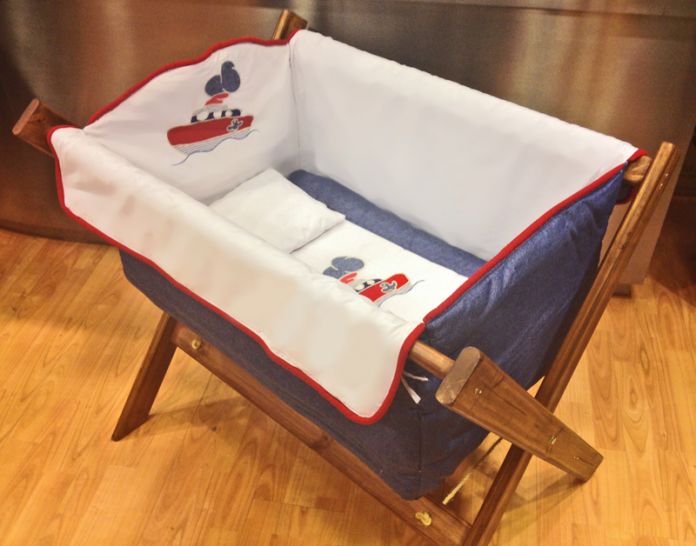 Catre de Dormir Susana Bordado Barquito rojo Simil jean con blanco