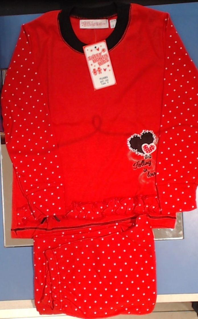 Pijama Invierno Remera Manga Larga con Volados y Pantalon Estampados con Lunares