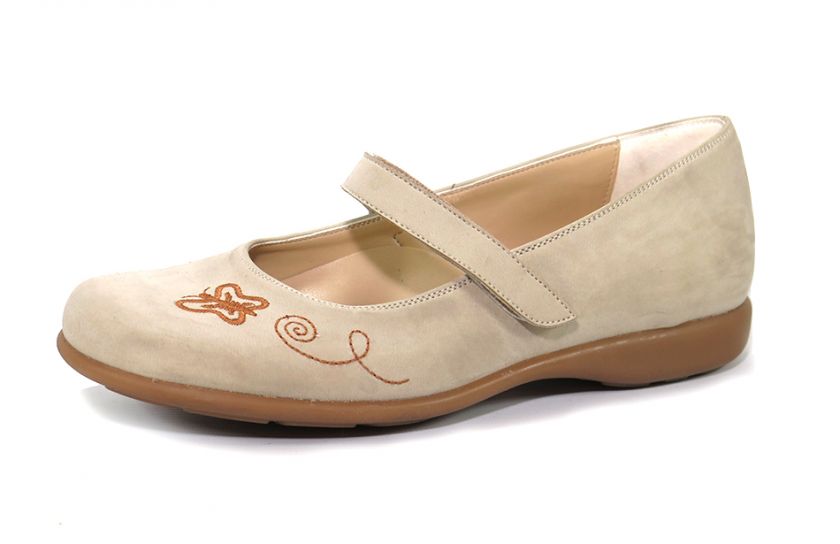 Guillermina Bordada  con mariposa