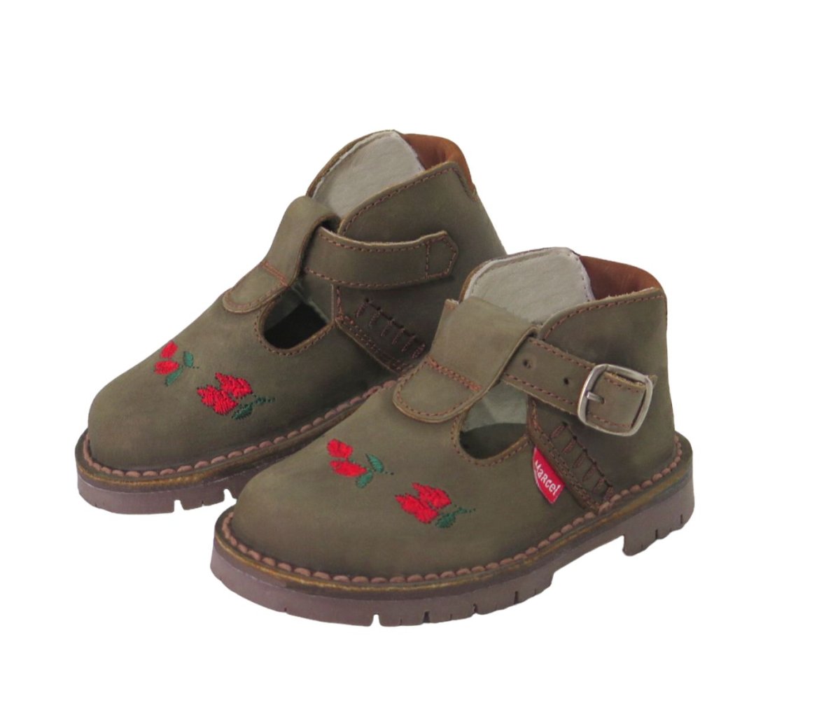 Media Bota Botita Guillermina Nobuk