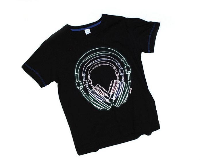 Remera Manga Corta Estampado Auriculares