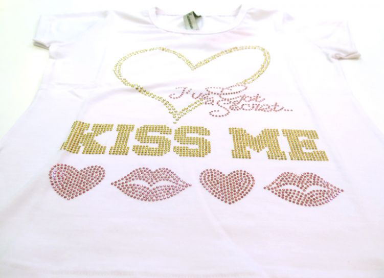 Remera Manga corta Con Brillo Tachas Corazon