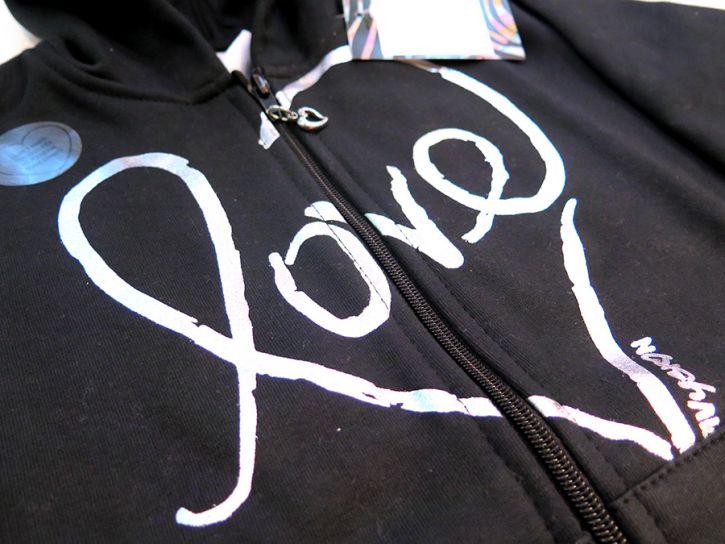 Campera de Algodon Frizado con Capucha Estampada Love