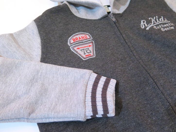 Campera de Algodon Frizada Con Capucha y Puño Tipo Universitaria Bordado 76