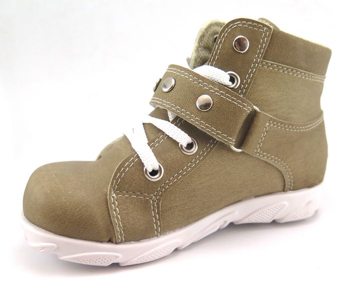 Bota Borcego de Eco Cuero Con Cordon y Velcro con Tachas
