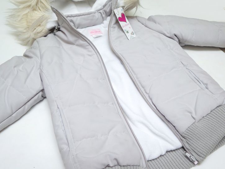 Campera con Capucha  con Piel y desmontable con cierre-