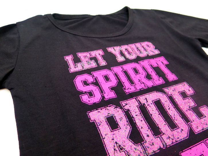Remera Manga Larga Estampada Letras Flores Brillo Dice Spirit Ride Free