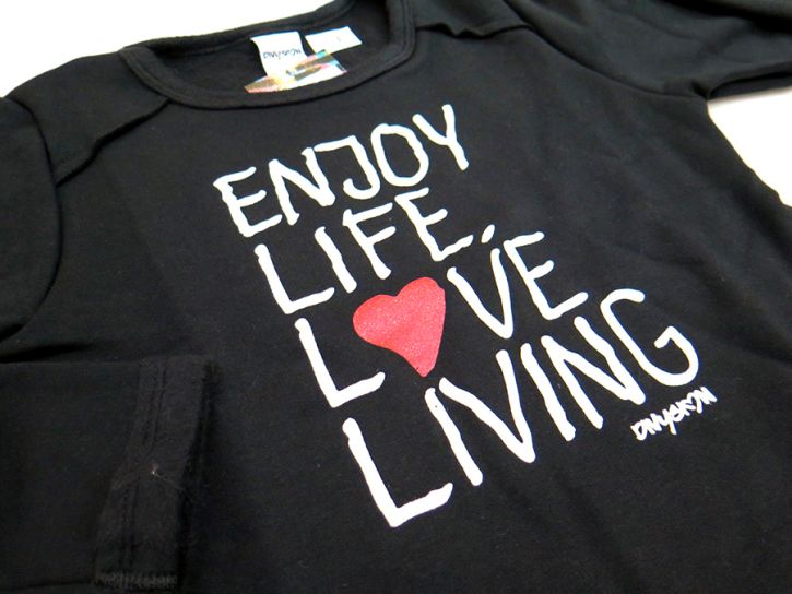 buzo sin capucha estampado de nena