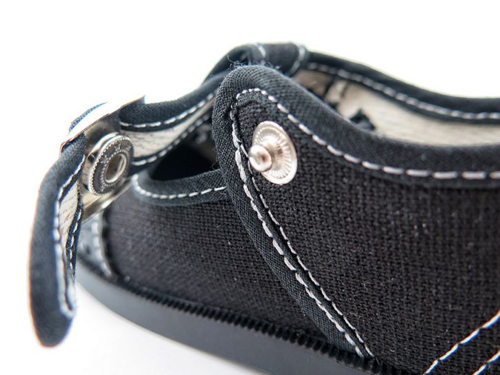 Guillermina de Lona Con Punta de Cuero Picado Tipo Botanguita