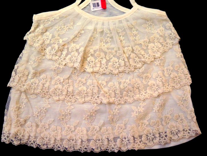 Remera Con Breteles y 3 Volados con Encaje