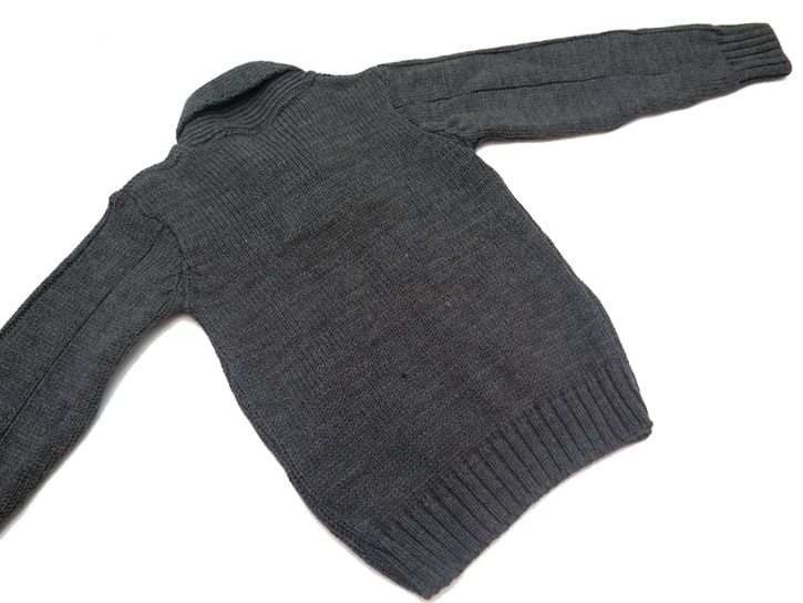 Pullover Con Boton De Madera