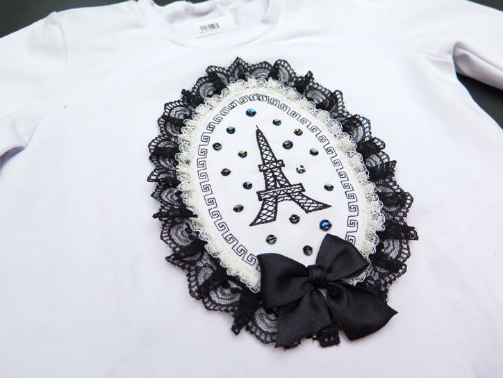 Remera Manga Larga Con Encaje Paris Torre Eiffel