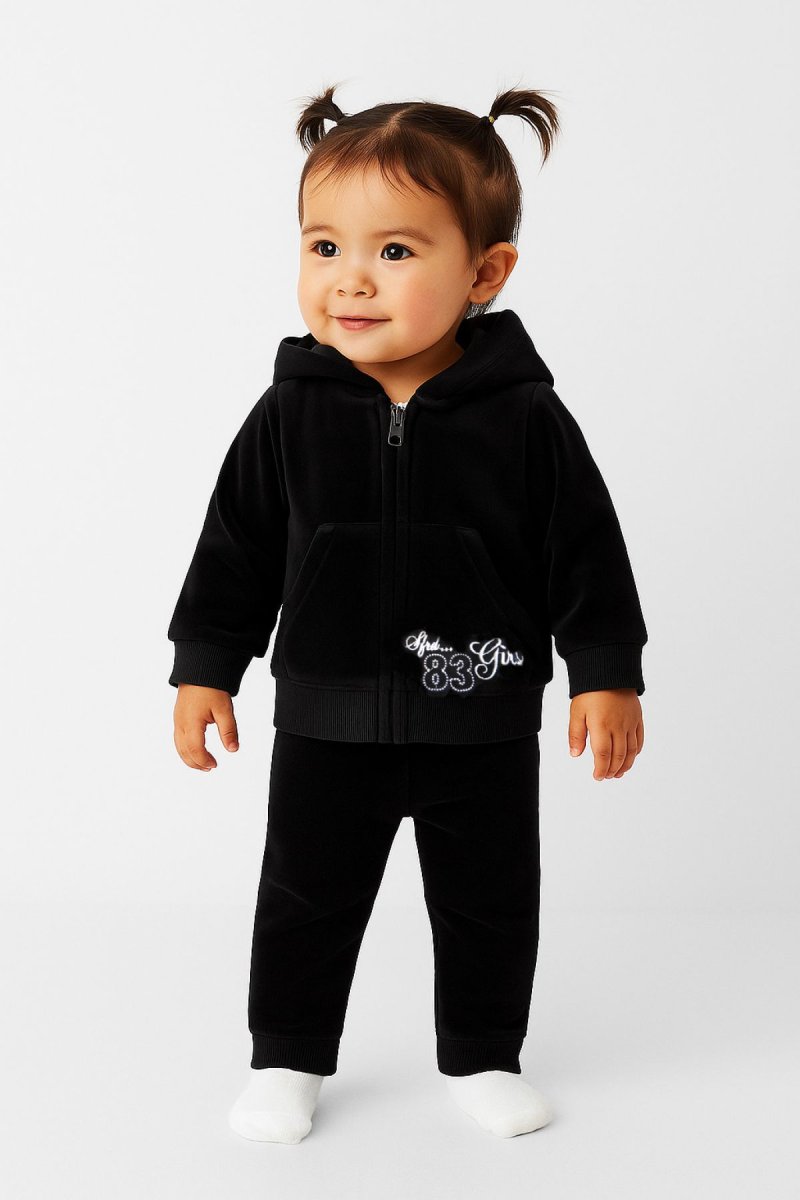 ConjuntosPlus Campera Bordada 83 y Panatalon Sin Pie