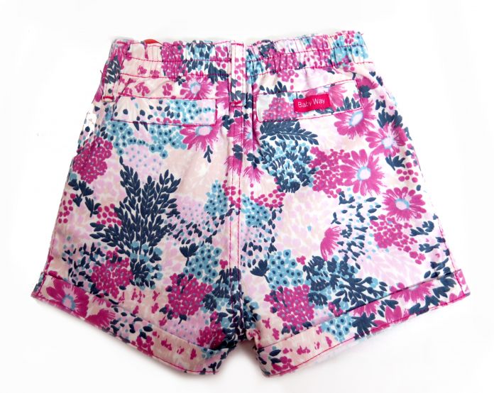Short Gabardina Estampado Rosa
