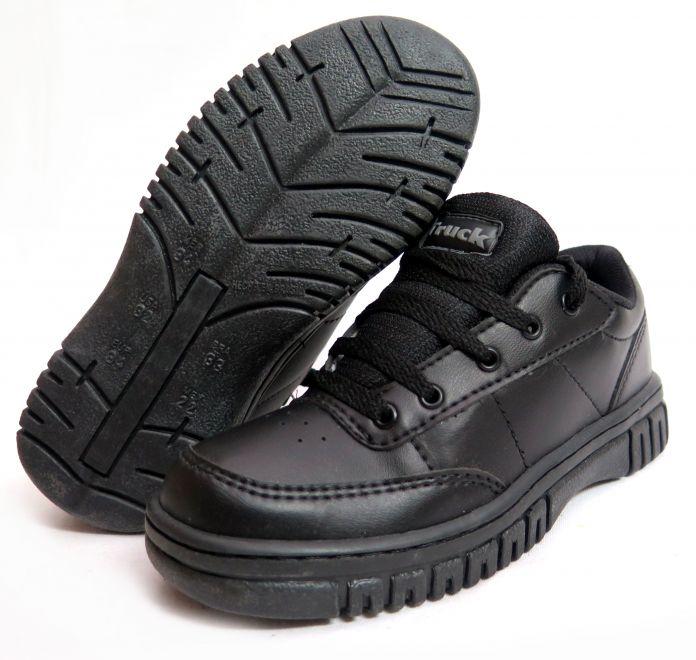 Zapatilla Colegial de Cuerina Con Cordon