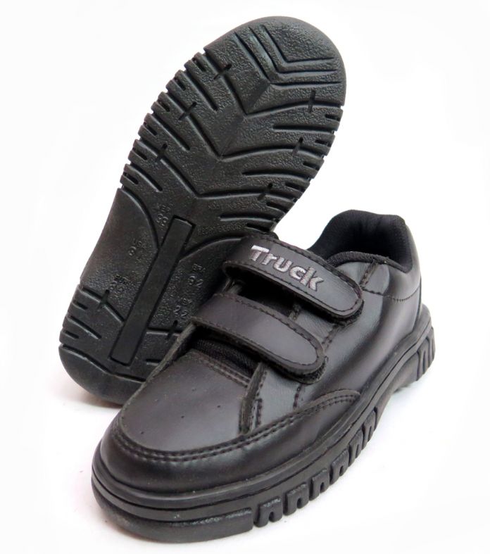 Zapatilla Colegial de Cuerina Con Velcro