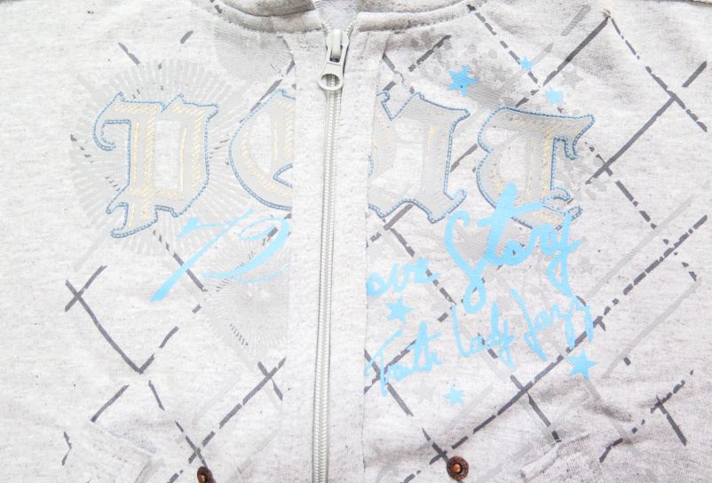 Campera de Algodon Con Friza y Capucha Estampado