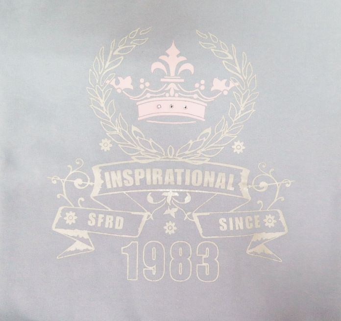 Buzo de Algodon Frizado Estampado Corona y Brillo