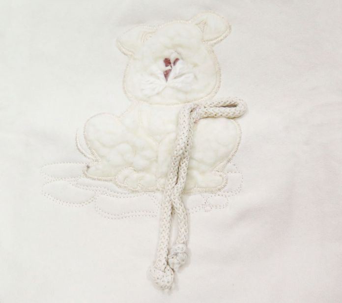 Buzo de Algodon Frizado Con Aplique de Oso