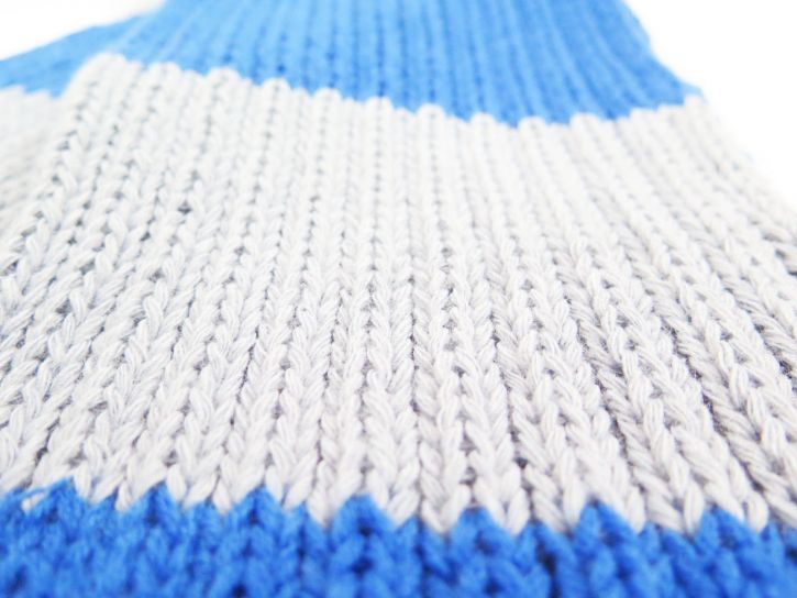 Bufanda Tejida Gruesa con Flecos y Franjas