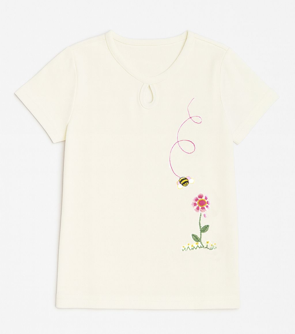 Remera Manga Corta Flor y Abeja Bordada