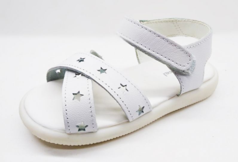 Sandalias de Cuero con Estrellas Caladas