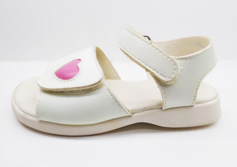 Sandalias con Aplique de Corazon y Velcro